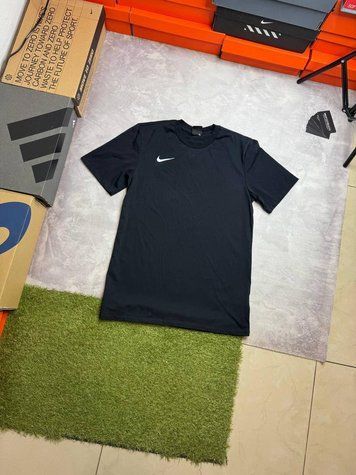 Футболка Nike cc4-548 cc4-548 фото